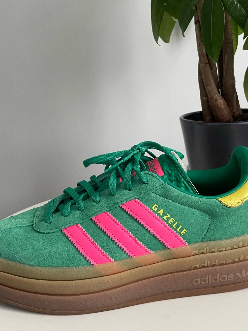 Women Size 8.5 adidas Gazelle Bold Platform Court Green Lucid Pink Shoes